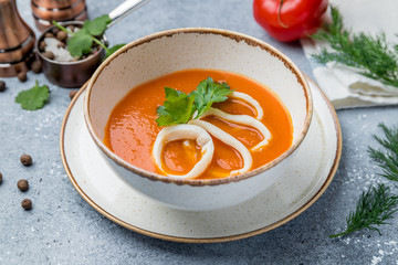 Tomato soup with squid