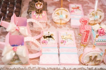 Sweets and table decoration - Carousel theme - Children's birthday