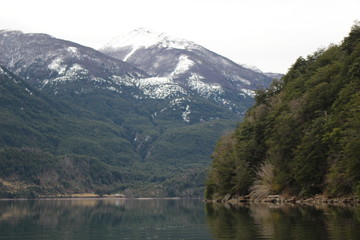 Fototapeta na wymiar patagonia, Chile, paisaje, rural, campo, nieve, montaña, Lago Verde, sur, naturaleza