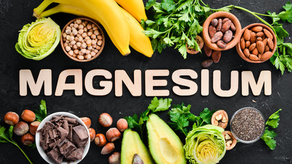 Foods containing natural magnesium. Mg: Chocolate, banana, cocoa, nuts, avocados, broccoli,...