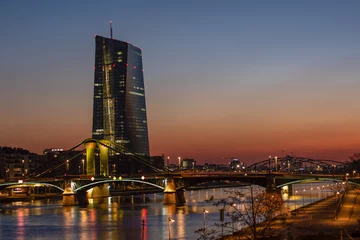 EZB Frankfurt zur Blauen Stunde © Arno