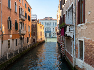 Fototapeta na wymiar Typical canal of Venice