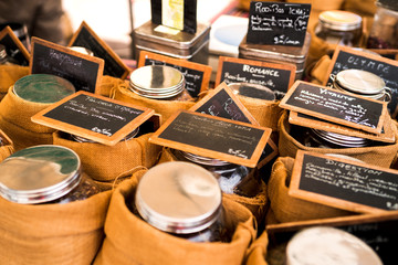 vente de thé sur le marché forain de saint-pierre, île de la réunion