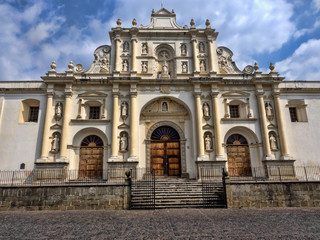Fototapeta na wymiar Preserved buildings from Spanish colonization, Antigua Guatemala,