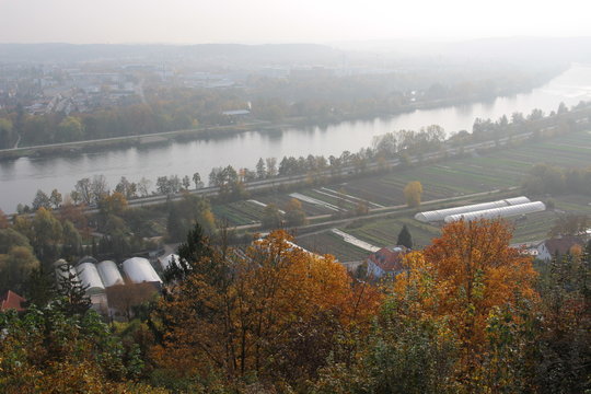 Rhein-Main-Donau-Kanal 影像 – 瀏覽 99 個素材庫相片、向量圖和影片 | Adobe Stock