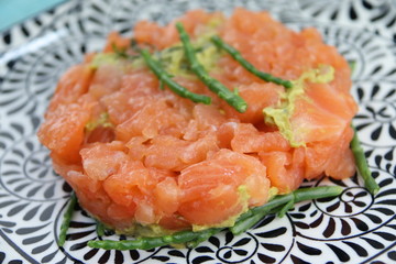 Tartare de saumon et salicorne