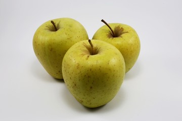 apples isolated on white background