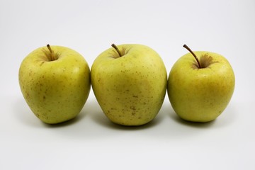apples isolated on white background