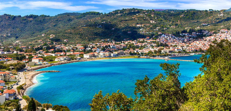 Skopelos island, view of Chora town, northen Sporades of Greece © Freesurf