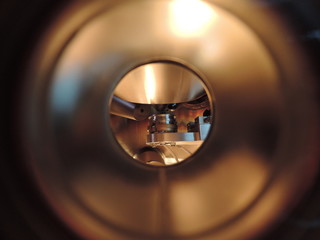 High vacuum analytical chamber with sample inside - obrazy, fototapety, plakaty