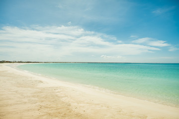 Fototapeta na wymiar Paradise beach with turquoise blue water