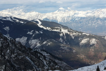 Österreich Zell am See Alpen Bergmassiv im Winter