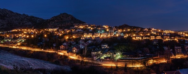 Manzanares el Real durante la noche