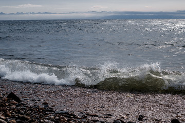 waves and splashes by the sea