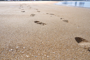 福岡西区海岸砂浜と足跡