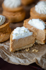 caramel mini cheese cake canapes