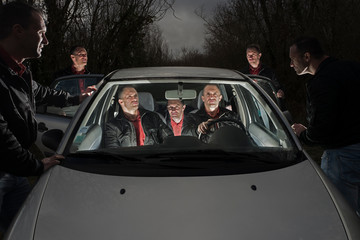 les 7 clones en voiture
