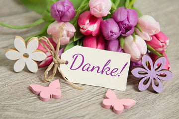 Tulpen und Karte: Danke!