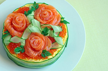 寿司ケーキ　サーモン　きゅうり　錦糸玉子　いくら