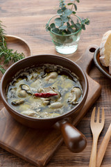 牡蠣のアヒージョ　アヒージョ