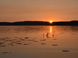 Couché de soleil au lac