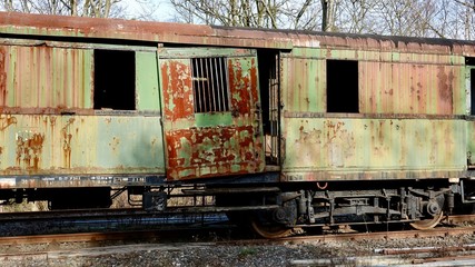 Alte Zugwagons, nicht mehr genutzt, Verrottung, Abstellgleis 