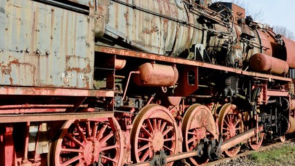 Fototapeta na wymiar Alte ausrangierte Lokomotive, Eisenbahn auf Abstellgleis