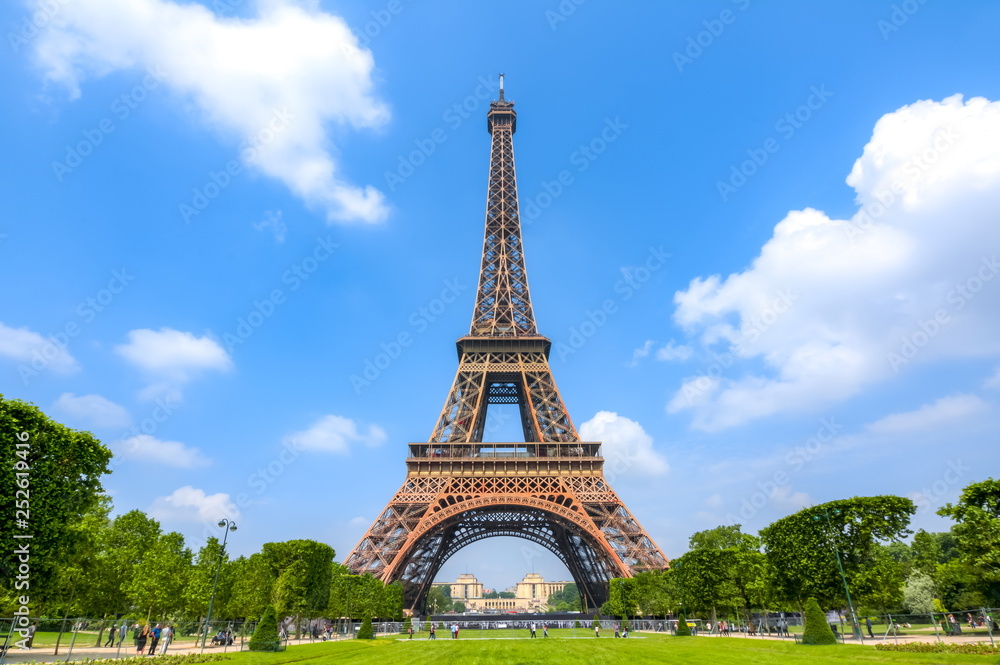 Wall mural eiffel tower and field of mars, paris, france