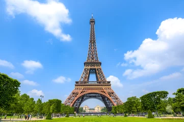 Fotobehang Eiffeltoren en Field of Mars, Parijs, Frankrijk © Mistervlad