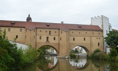 Stadt Gebäude im Sommer