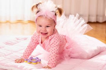 Fototapeta premium Crawling baby
