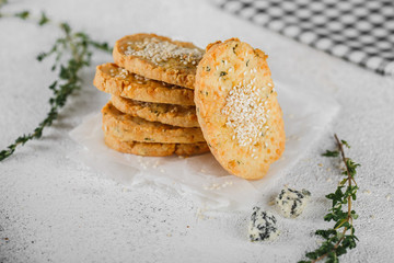 Cookies with blue cheese and sesame