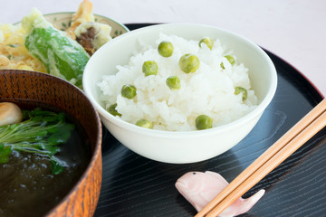 グリーンピースご飯
