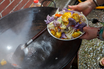 Chinese religious beliefs, devout believers prepare sacrifices for ceremonies, fried broccoli