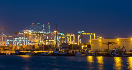 Fototapeta na wymiar argo port in night. Algeciras