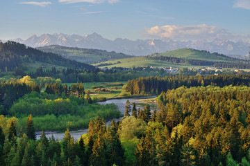 Przełom Białki- widok na Tatry	