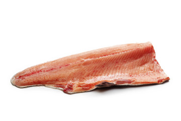 Pstrąg królewski filet na białym tle. © foodandcook