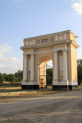 Fototapeta na wymiar Ancient Russian gate in the village