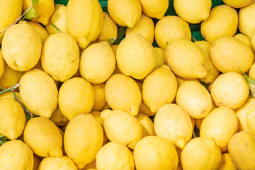 Lemons in a pile