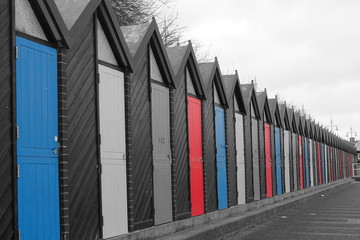 Obraz premium Colourful beach huts at Lowestoft Beach, Suffolk