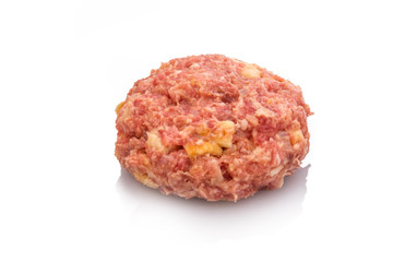 Frikadelle Bulette roh weiß isoliert