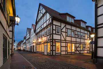 Alte Marktstrasse Hameln abends entzerrt 