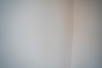 weiße hintergrund wand mit körniger Struktur Schatten und Kanten