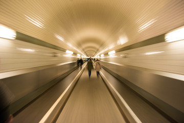 Zoom im alten Tunnel