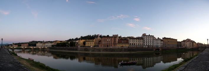 Fototapeta premium Florence Panorama between Ponte Vecchio and Ponte alle Grazie