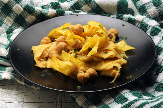 Ciceri e tria ft7107_6045 Cucina italiana Italienische K&uuml;che Gastronom&iacute;a de Italia Italian cuisine Italienska k&ouml;ket italienne Comida sounding Culin&aacute;ria da It&aacute;lia Italiaanse keuken