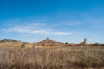 Fototapeta na wymiar Panoramic view of the walled town of Mota del Marques