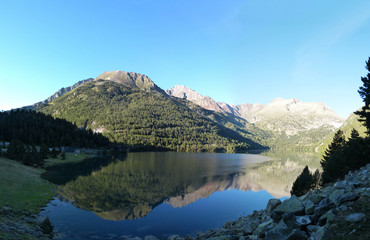 Fototapeta na wymiar lac d'Orédon
