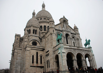 Fototapeta na wymiar Basilica of the Sacred Heart, Montmartre, Paris, France