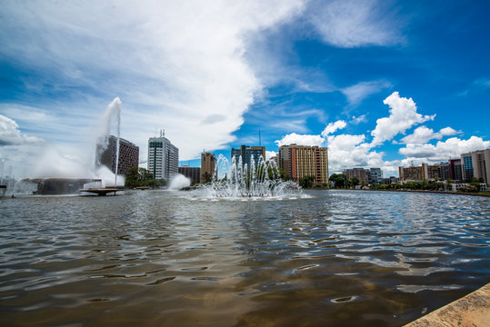 Chafariz da torre de tv em Brasília, Brasil.